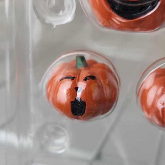 LEMAX SPOOKY TOWN 2017 Orange Happy Pumpkin Family of 5 New #14852 - Picture 7 of 11